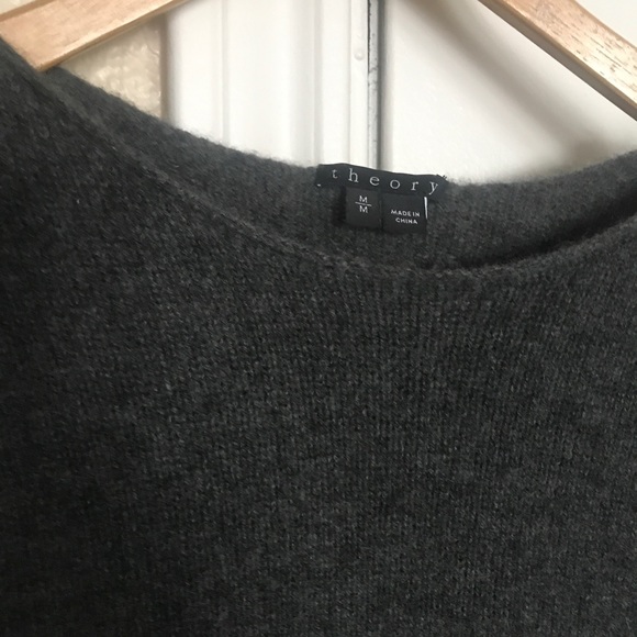 Theory Sweaters - Theory grey cashmere short sleeved sweater